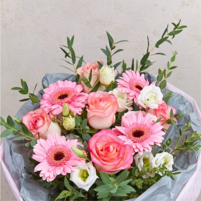 Bouquet Tout en pétales roses 